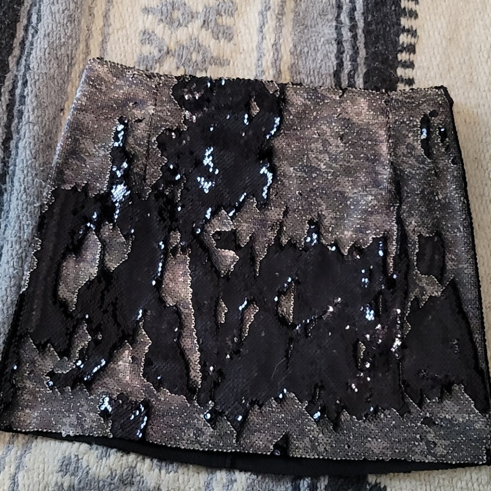 Dequin skirt
